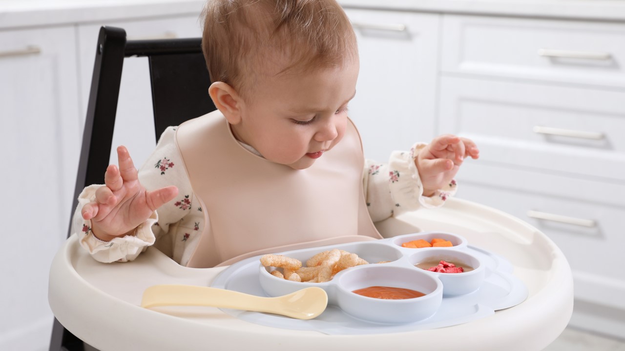 Bébé refuse de manger - bébé mange moins ou refuse de manger