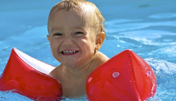 10 Idees D Activites En Plein Air Et De Jeux D Eau Pour Toute La Famille Pour Les Bebes De 12 Mois Et Plus Guigoz 10 Idees D Activites En Plein Air Et De Jeux D Eau Pour Toute La Famille Pour Les Bebes De 12 Mois Et Plus Guigoz