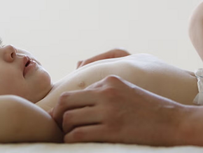 Comment soulager les maux de ventre de bébé 