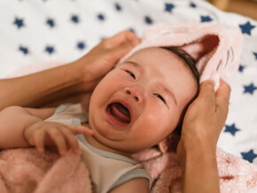 bebe qui pleure bebe qui pleure