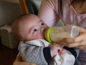 Quel lait infantile choisir après l'allaitement ? Lait infantile pour bébé après l’allaitement