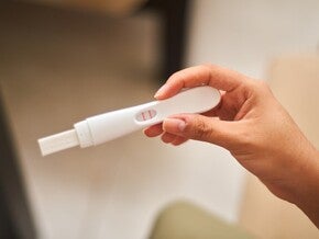 Taux de bêta-hCG : comprendre son évolution pendant la grossesse