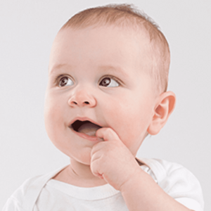 bébé qui se questionne