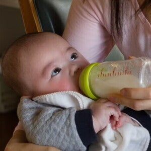 Quel lait infantile choisir après l'allaitement ? Lait infantile pour bébé après l’allaitement