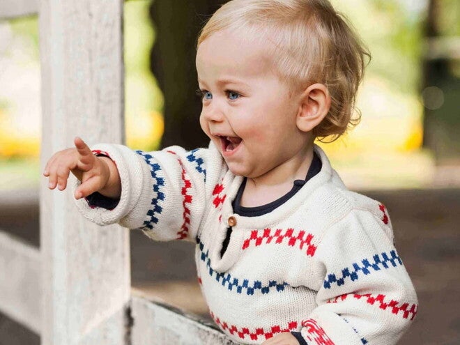 Développement de la vue de bébé : A quel age bébé voit ? 