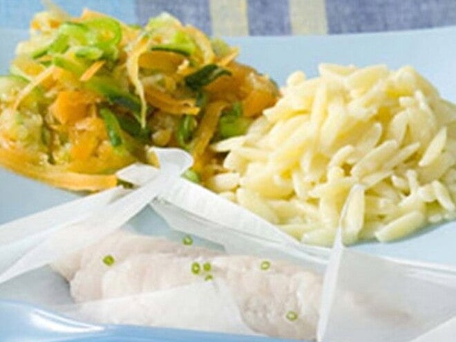 Plat d'enfant : riz, légumes, poisson