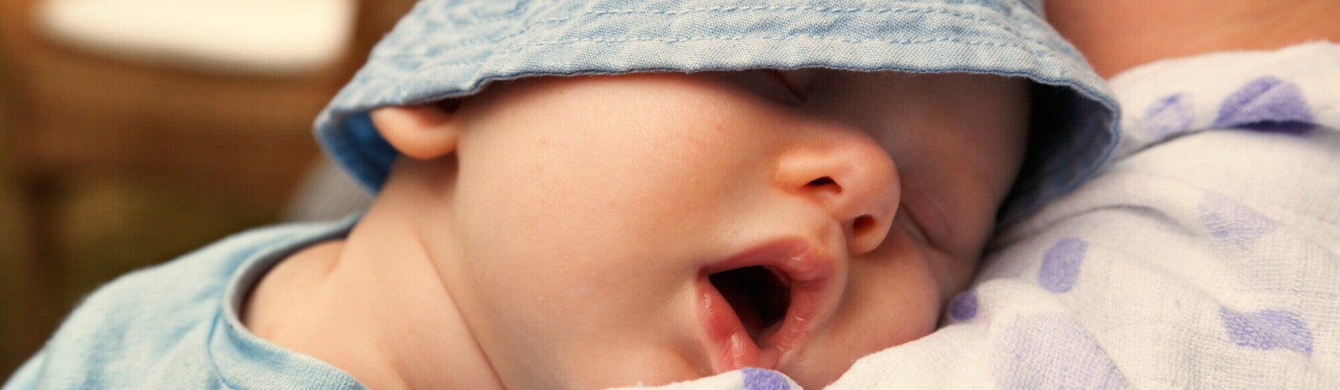 6-12_mois_de_bebe_guigoz_4.jpg 6 to 23 mois bebe