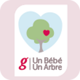 Un bébé un arbre